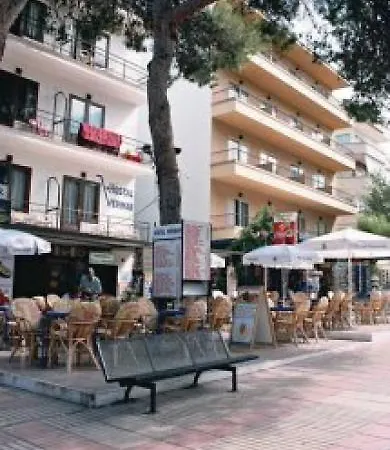 Ostello Elegance Playa Arenal Iii *