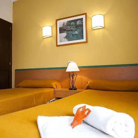 Elegance Playa Arenal Iii Хостел