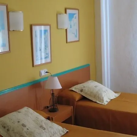 Elegance Playa Arenal Iii Хостел *