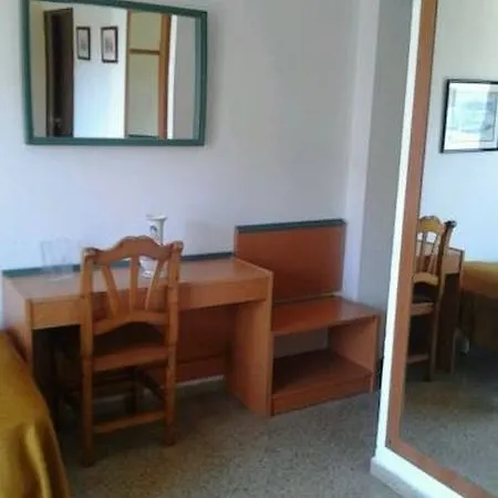 Hostel Elegance Playa Arenal Iii *